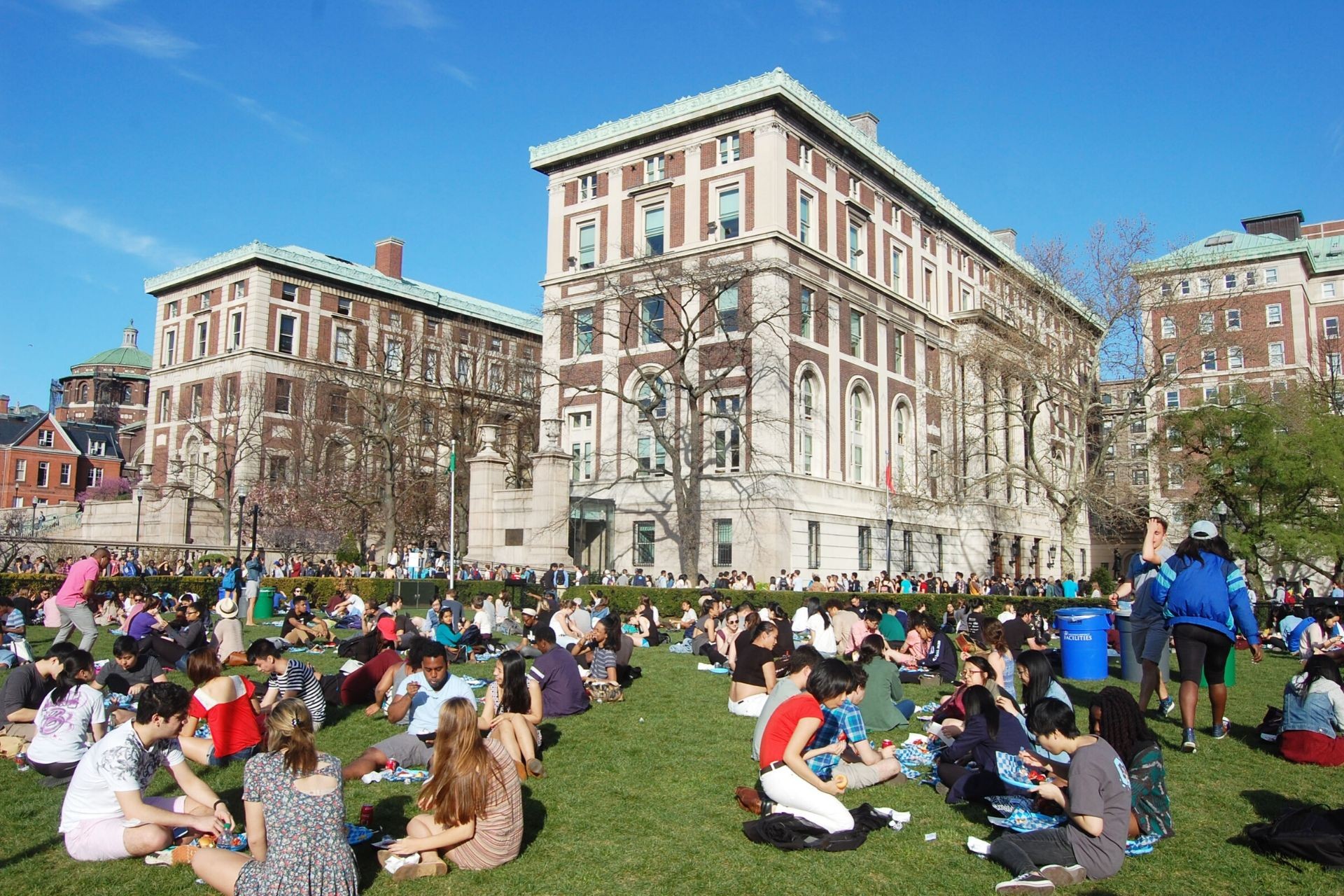 Columbia students picnicing on the lawn