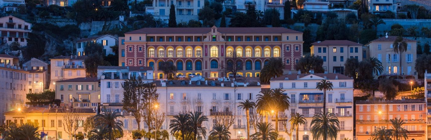 Menton campus at night.